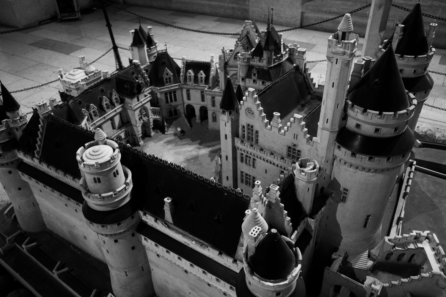 Miniatury zabytków Polski w parku makiet architektonicznych — Interakcja i dodatkowe atrakcje w parkach makiet