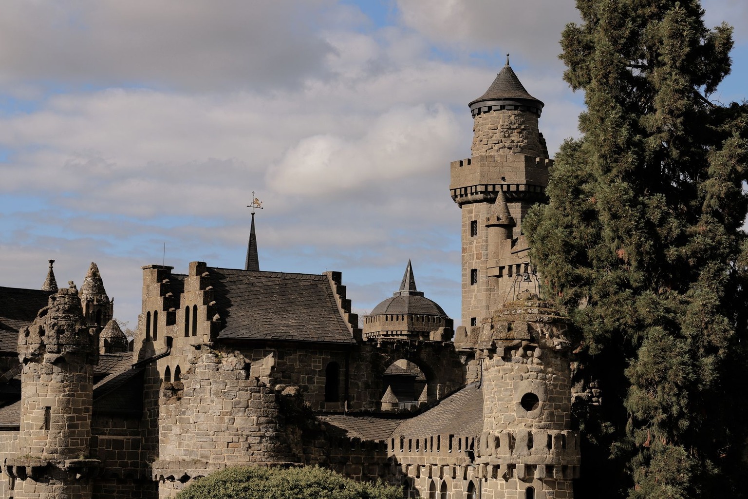 Miniatury wież i zamków Europy Środkowej w parku miniatur — Wpływ na postrzeganie dziedzictwa kulturowego Miniatury wież i zamków Europy Środkowej w parku miniatur — Wpływ na postrzeganie dziedzictwa kulturowego