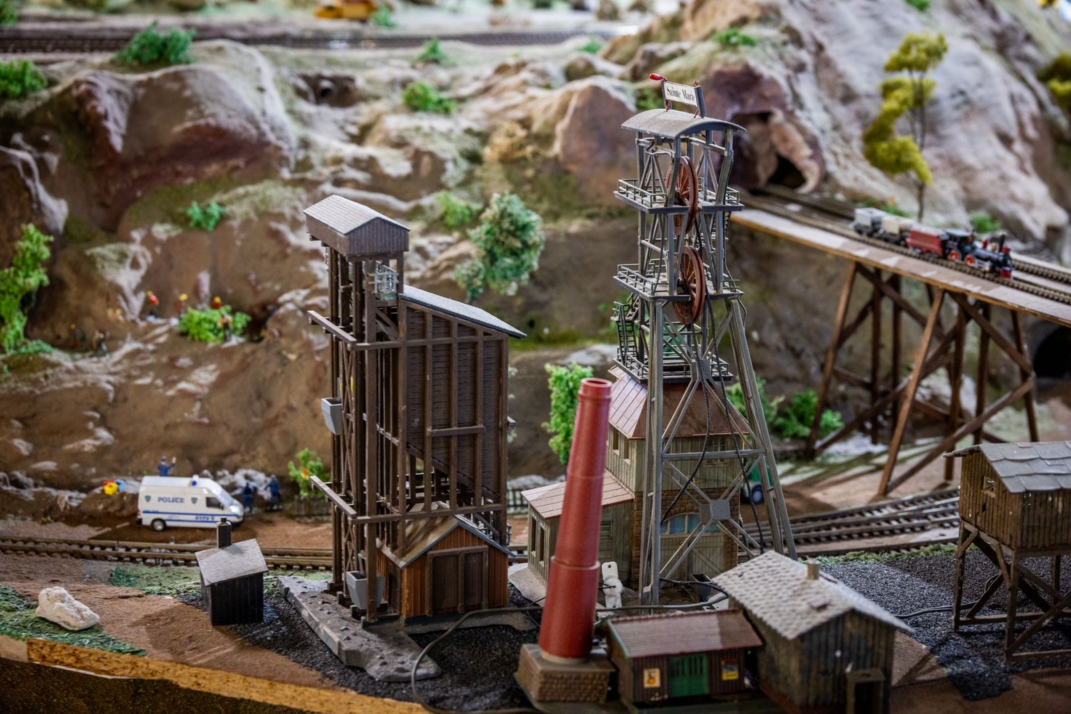Najciekawsze miniatury mostów i ich konstrukcji w parku — Unikanie typowych błędów podczas oględzin konstrukcji